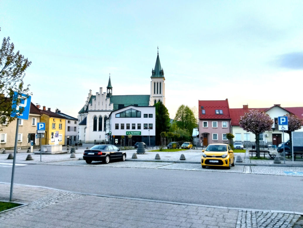 To miasto w Małopolsce zachwyca jednym z najpiękniejszych rynków. Dopiero w PRL-u odzyskało swoje prawa