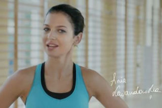Anna Lewandowska zachęca młodzież do ćwiczeń i promuje akcję STOP zwolnieniom z WF-u [FILM]