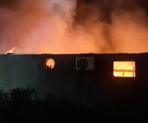 Płonie warsztat samochodowy w Mysłowicach! Z ogniem walczy kilkadziesiąt zastępów straży pożarnej