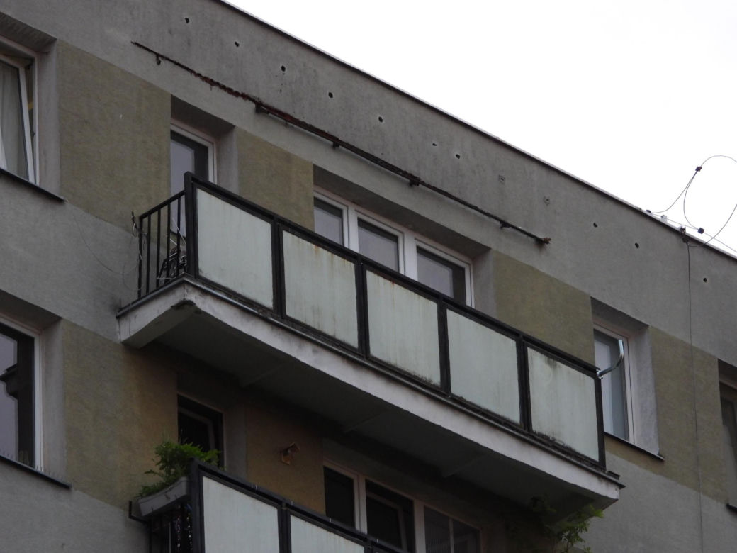 Bródno. Śmiertelny upadek dziecka z balkonu