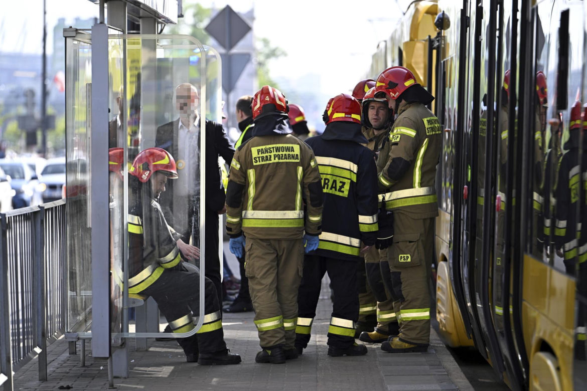  Zderzenie tramwajów w centrum Warszawy. 13 osób rannych, ruch tramwajowy wstrzymany
