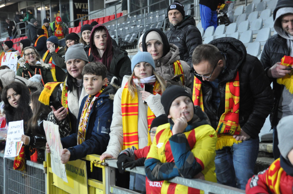 Korona Kielce - ŁKS Łódź. Zdjęcia kibiców na Suzuki Arenie