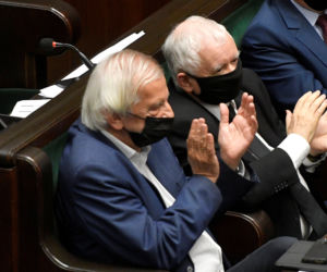 Tak maseczkę w Sejmie nosił Ryszard Terlecki. Teraz ma koronawirusa