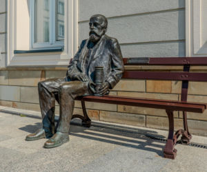 Zapłonęła w nim pierwsza na świecie uliczna lampa naftowa. To jedno z najpiękniejszych miast w Małopolsce