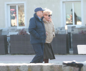 Stefan Friedmann z żoną na spacerze