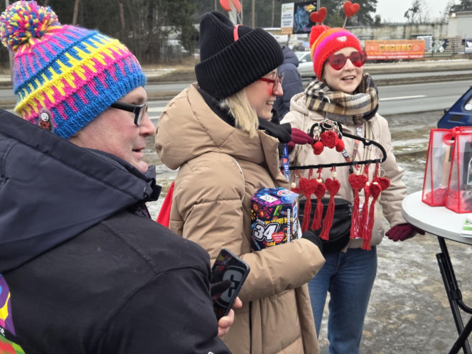 Retro Karawana WOŚP w Bydgoszczy ruszyła po raz ósmy. Ponad 19 tys. zł dla dzieci