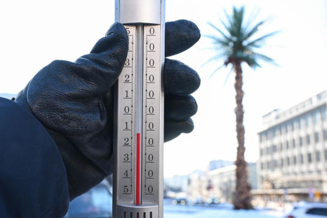 Arktyczny mróz uderza w Polskę! W nocy nawet -27 stopni. Słońce nie pomoże!