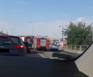Kraków: Groźny wypadek na ul. Jasnogórskiej! Dachował samochód osobowy [ZDJĘCIA]