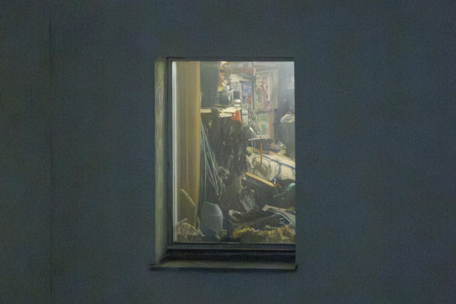 Udało się wejść do zaśmieconego mieszkania na Gocławiu. Wielkie sprzątanie