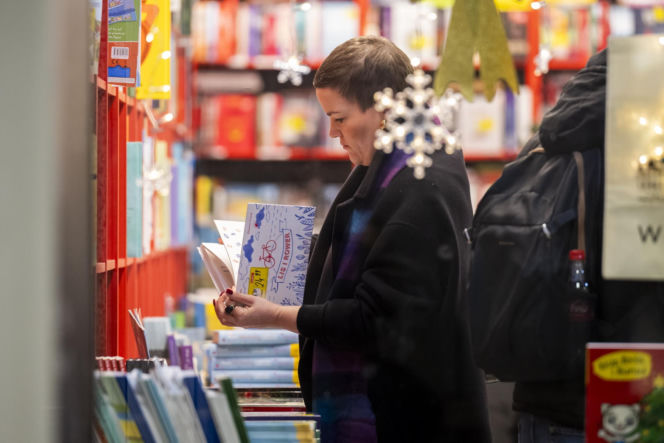 Minister kultury ruszyła na świąteczne zakupy