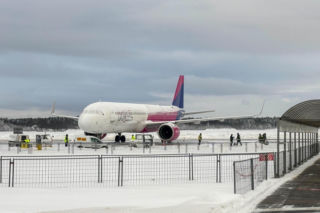 Duże problemy podróżnych na lotnisku Warszawa-Modlin