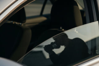 Pies uwięziony w aucie. Co groziło zapominalskiemu właścicielowi?