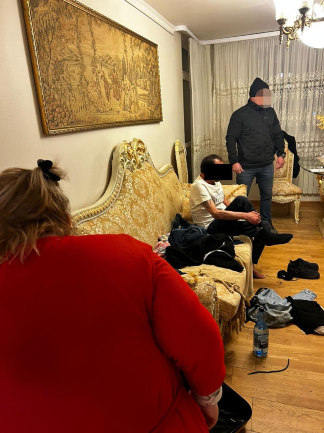 42-latka i 51-latek zostali zatrzymani za oszustwo "na wnuczka"