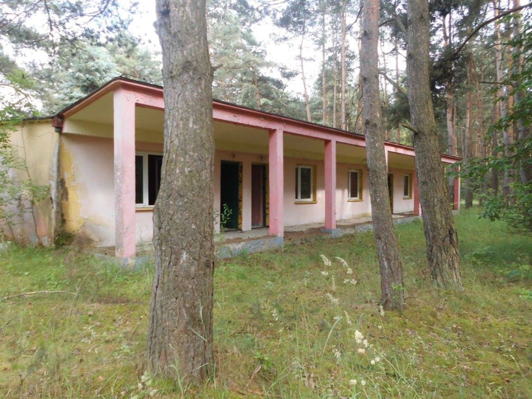 Pomysł na oryginalne wakacje... Opuszczony ośrodek wczasowy od środka