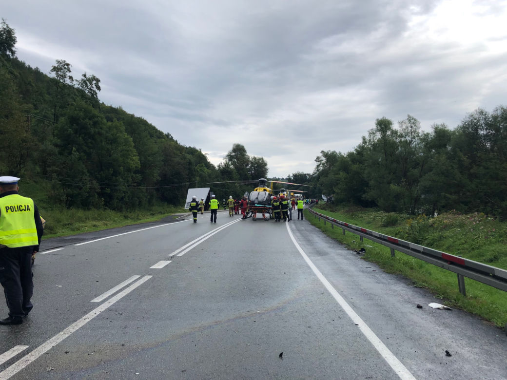 Wypadek w Witowicach Górnych. Nie żyją dwie osoby, ranne są dzieci