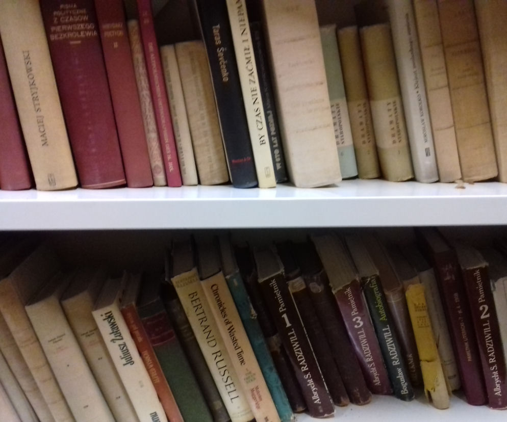 Książki, biblioteka UJK Kielce 