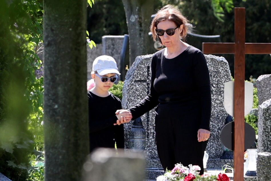 Barbara Sienkiewicz pochowała mamę. Dzieci dały babci wzruszający prezent. 