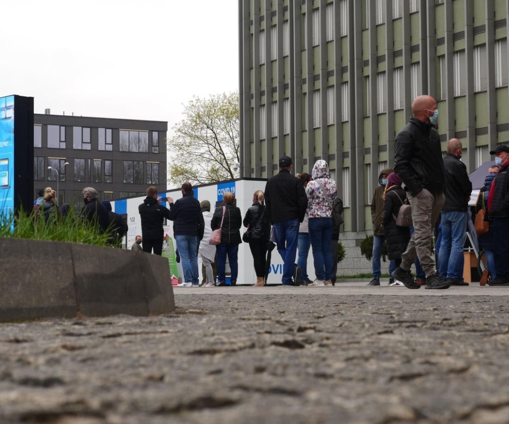 W weekend znowu będzie się można zaszczepić przeciwko COVID-19 przed Urzędem Wojewódzkim w Kielcach