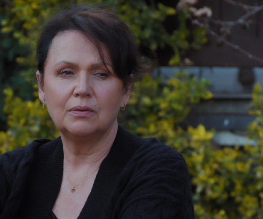 Zamyślona Marysia Rogowska z serialu M jak miłość. O jej trudnej decyzji w sprawie Artura przeczytasz na Eska.
