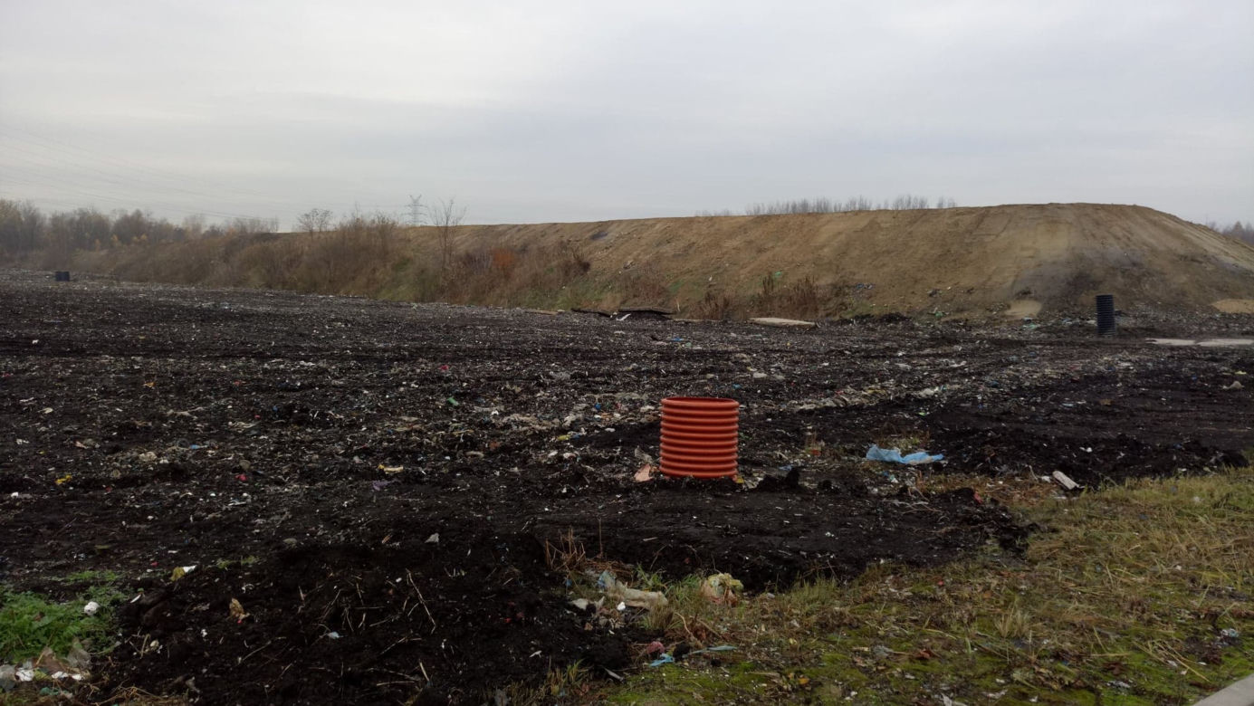 Drony nad składowiskiem odpadów w Katowicach
