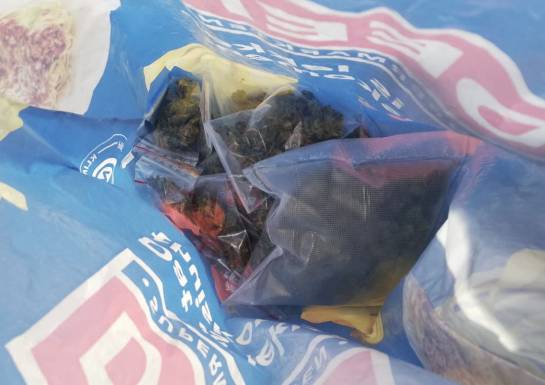 Piła: Policjanci dostali cynk o narkotykach w aucie. Prawda wyszła na jaw