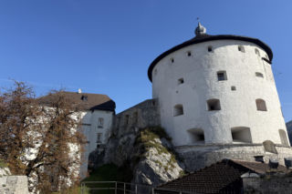 Twierdza Kufstein w Tyrolu. Architektura militarna, która zdominowała krajobraz miasta