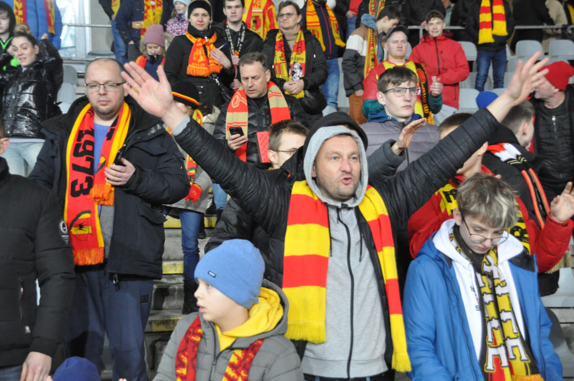 Korona Kielce - Legia Warszawa. Zdjęcia kibiców na Suzuki Arenie