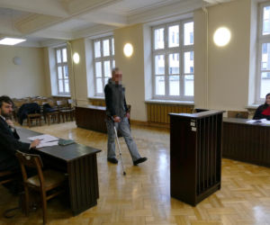 Michał jest inwalidą, bo kolega skatował go nożycami