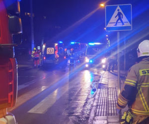 Śmiertelny wypadek w Otwocku. Zmiótł dwie starsze panie z pasów