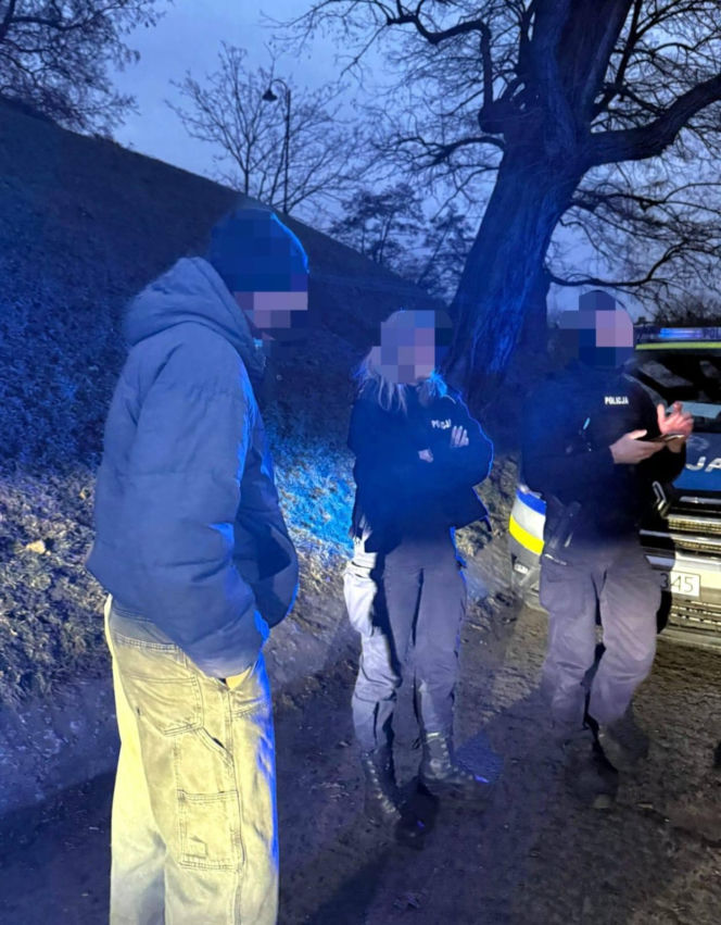 Dzieci weszły na lód na Odrze. Sekundy od tragedii we Wrocławiu