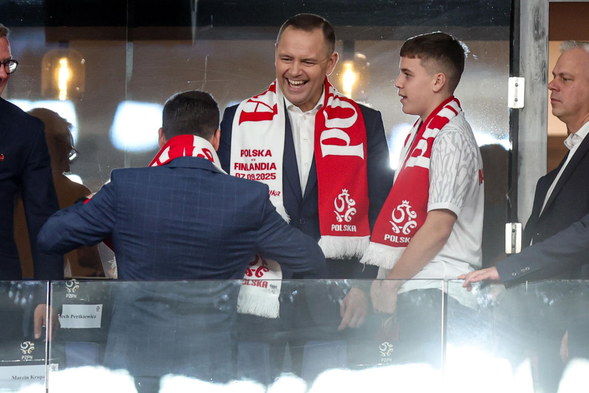Karol Nawrocki na meczu Polska - Finlandia