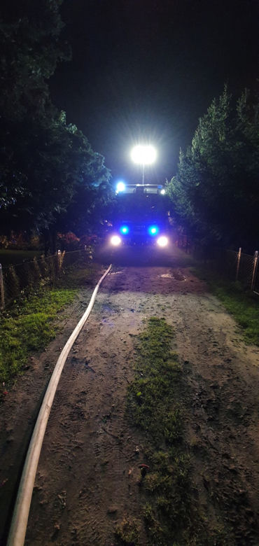 Samociążek. Pożar w środku nocy! Domek letniskowy płonął jak pochodnia