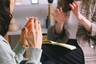 Pokolenie Z na rozmowie o pracę. Niektórzy przychodzą z rodzicami, inni z notesami