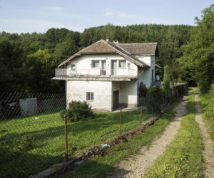 Opiekunka Villas idzie siedzieć