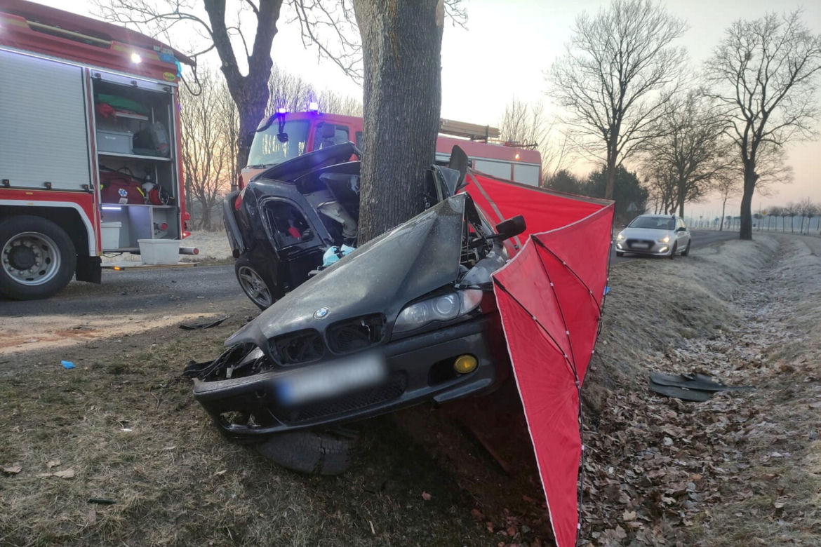 Tragiczny wypadek w Trzciance! Trzej młodzi mężczyżni zginęli na miejscu