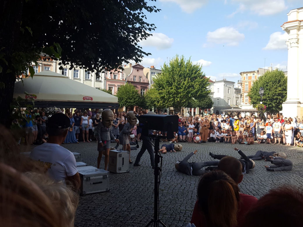 "Peregrinus" na Rynku w Lesznie