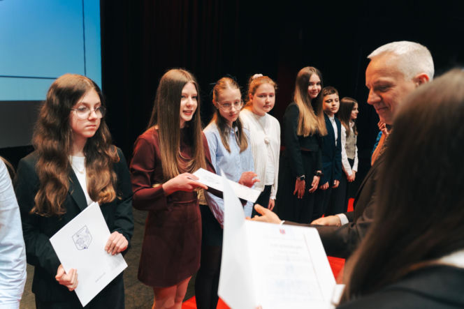 Najzdolniejsi uczniowie odebrali stypendia Prezydenta Miasta Siedlce