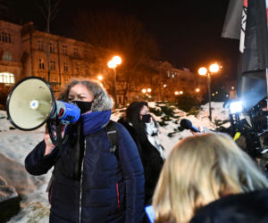 Trwa Strajk Kobiet 20.01.2021. Protest przeniósł się przed Sejm 