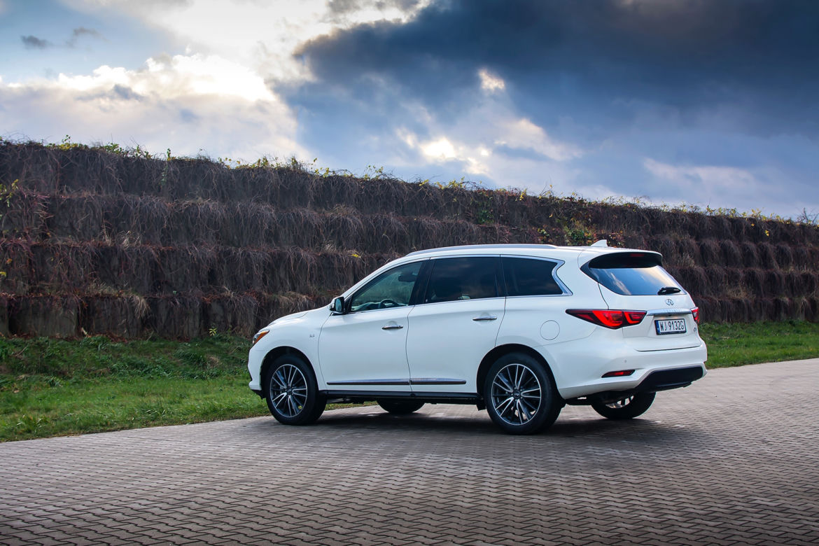 Infiniti QX60 Hi-Tech 3.5 V6 262 KM CVT