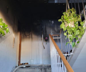 Pożar w bloku w Kościanie. Lokatorzy czekali na pomoc na balkonach