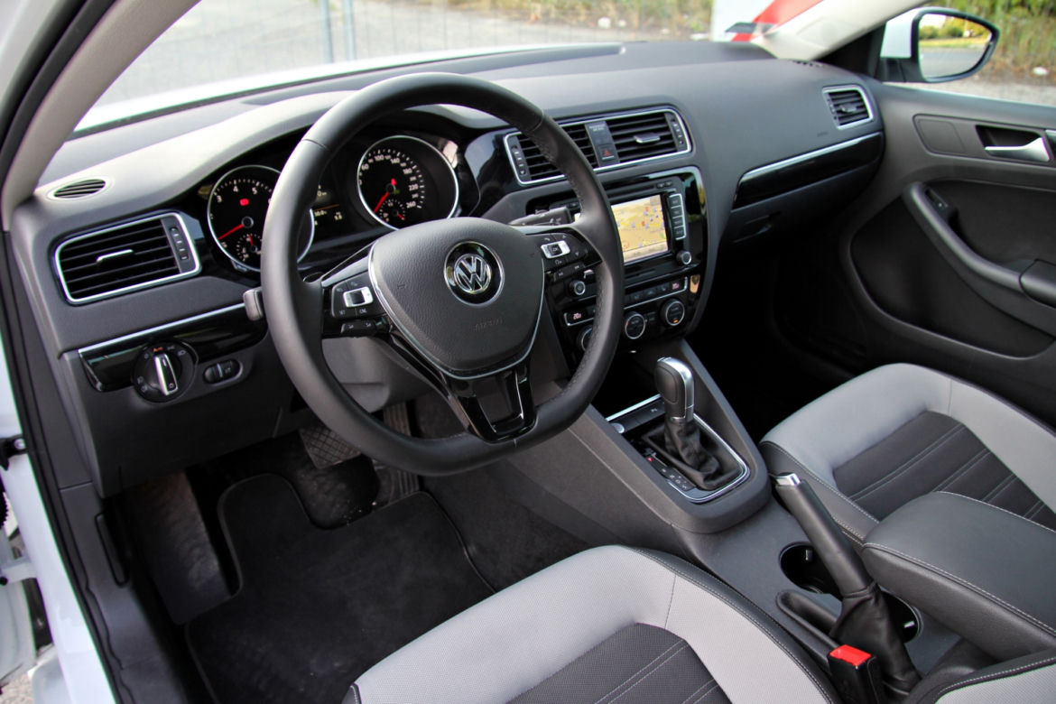Volkswagen Jetta 1.4 TSI vs. Volkswagen Jetta 2.0 TDI