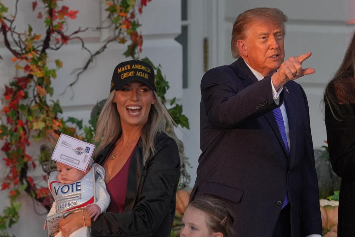 Cukierek albo psikus! Trump zaskoczył pod Białym Domem