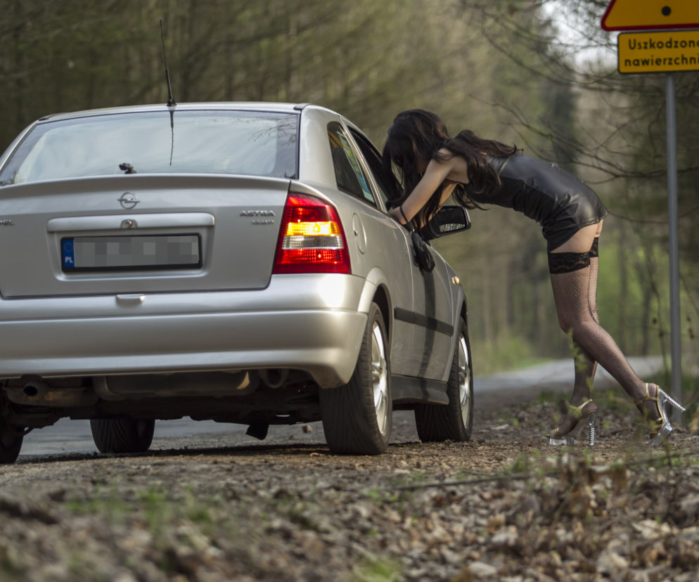 Horror w Ząbkach! Zwyrol zmuszał partnerkę do prostytucji i uprowadził jej 7-letnią córkę