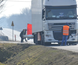 Tir rozjechał matkę z dzieckiem