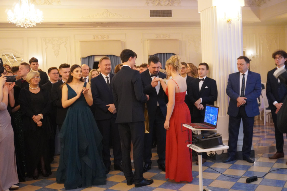 Studniówka VI LO w Białymstoku. Tak bawili się uczniowie