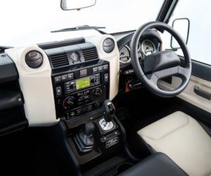 Land Rover Defender Works V8 - 70th Edition