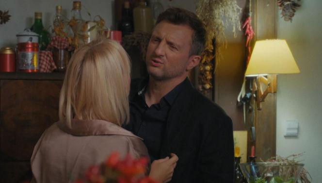 M jak miłość odc. 1920. Dorota (Iwona Rejzner), Bartek (Arkadiusz Smoleński)