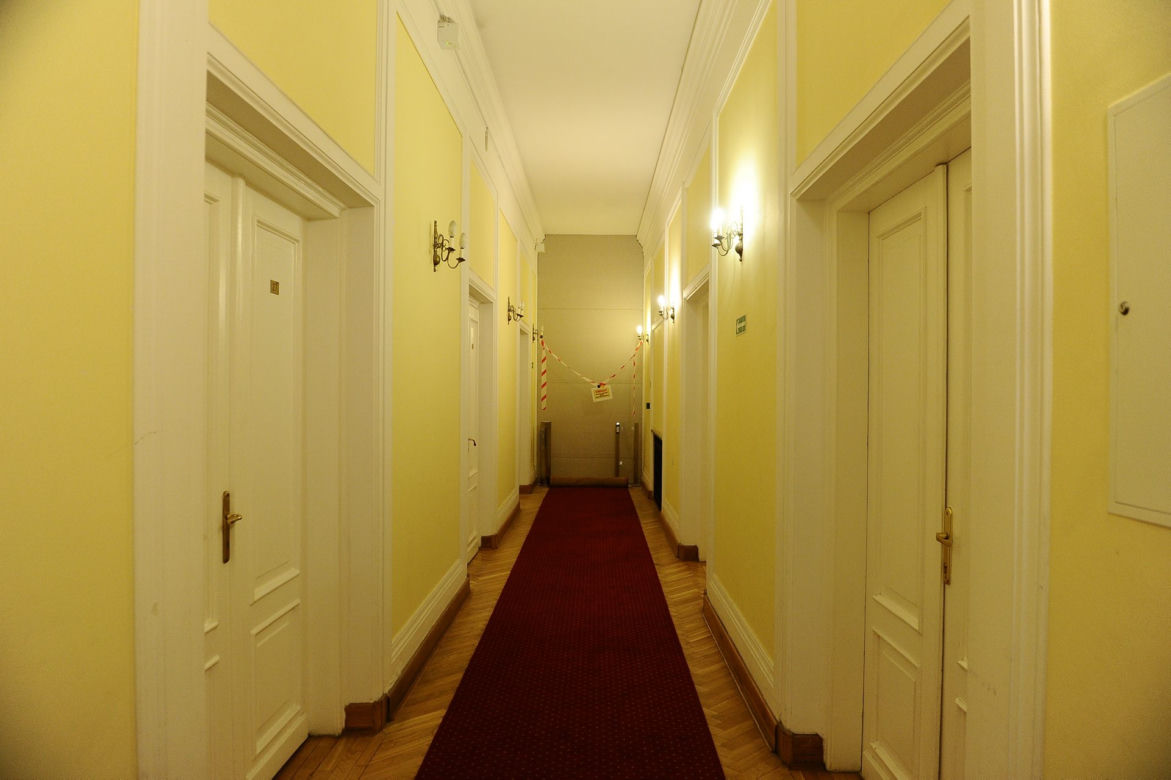 Tynk sypie się Trzaskowskiemu na głowę