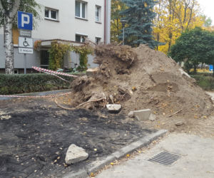 Rozkopy na osiedlu Przyjaźni w Lesznie. Będa nowe parkingi na ul. Niemieckiej