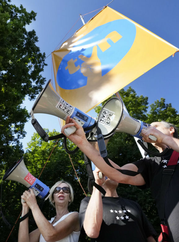 Protest w obronie TVN i wolnych mediów